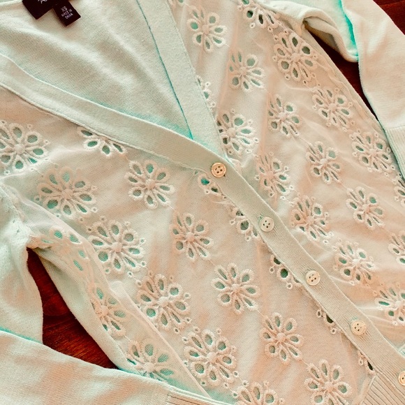 Mint Cardigan Sheer Flower Detail - Picture 2 of 5